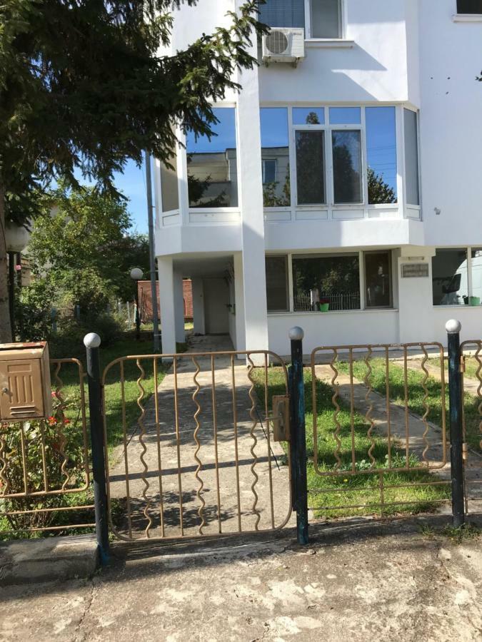 Milena'S House Hotel Burgas Bagian luar foto