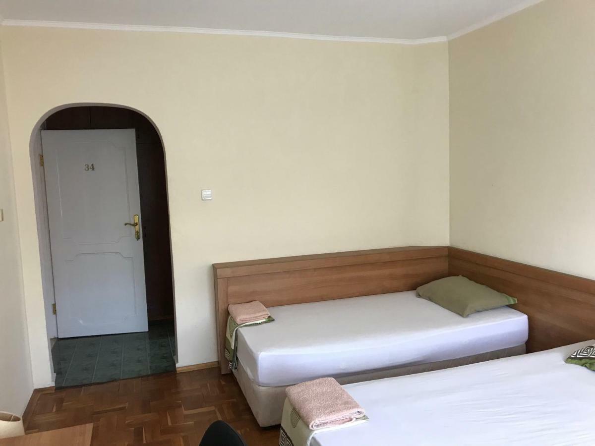 Milena'S House Hotel Burgas Bagian luar foto