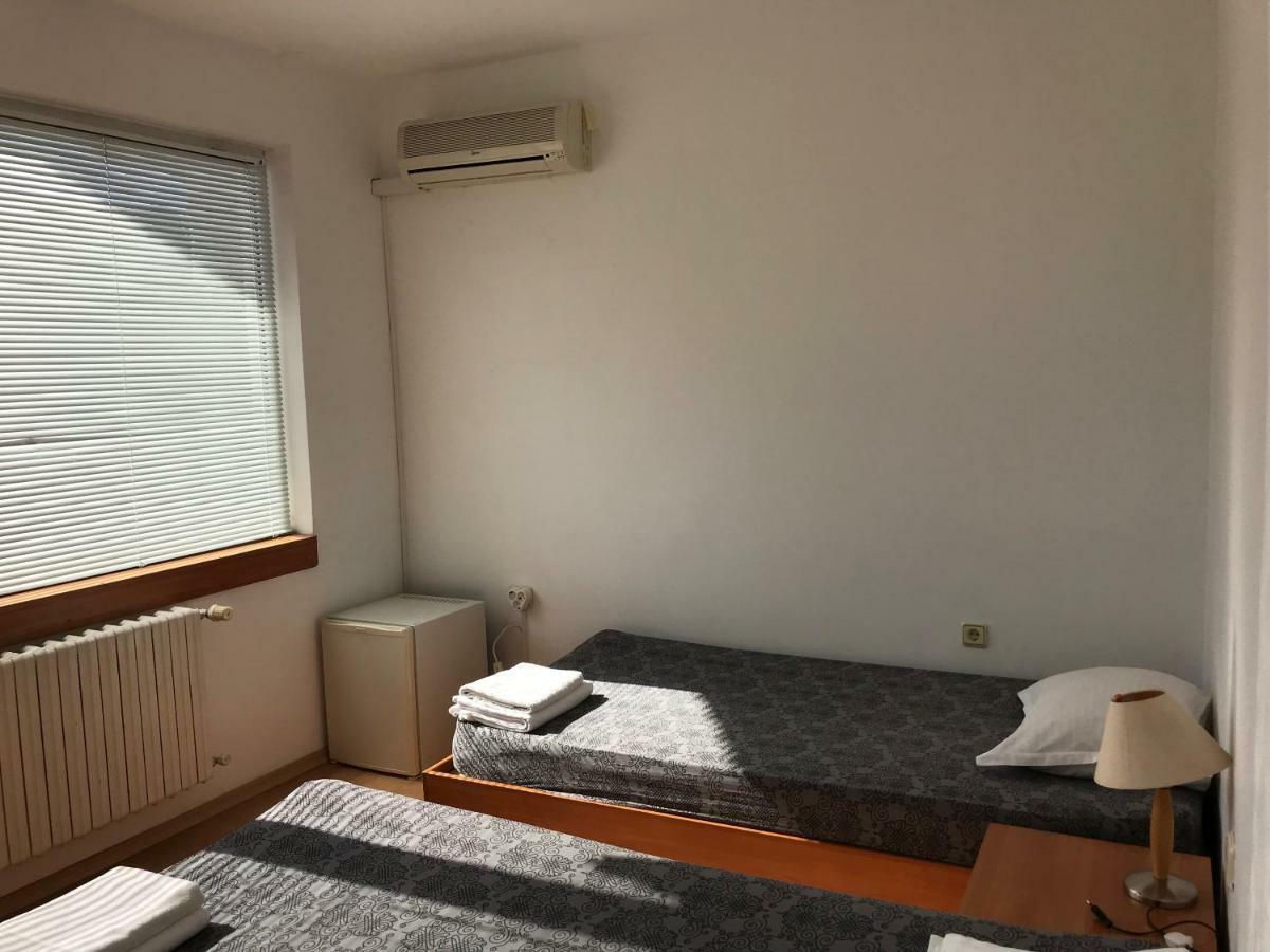 Milena'S House Hotel Burgas Bagian luar foto